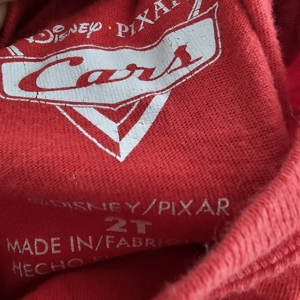 Boys lot clothing there are 6 pieces